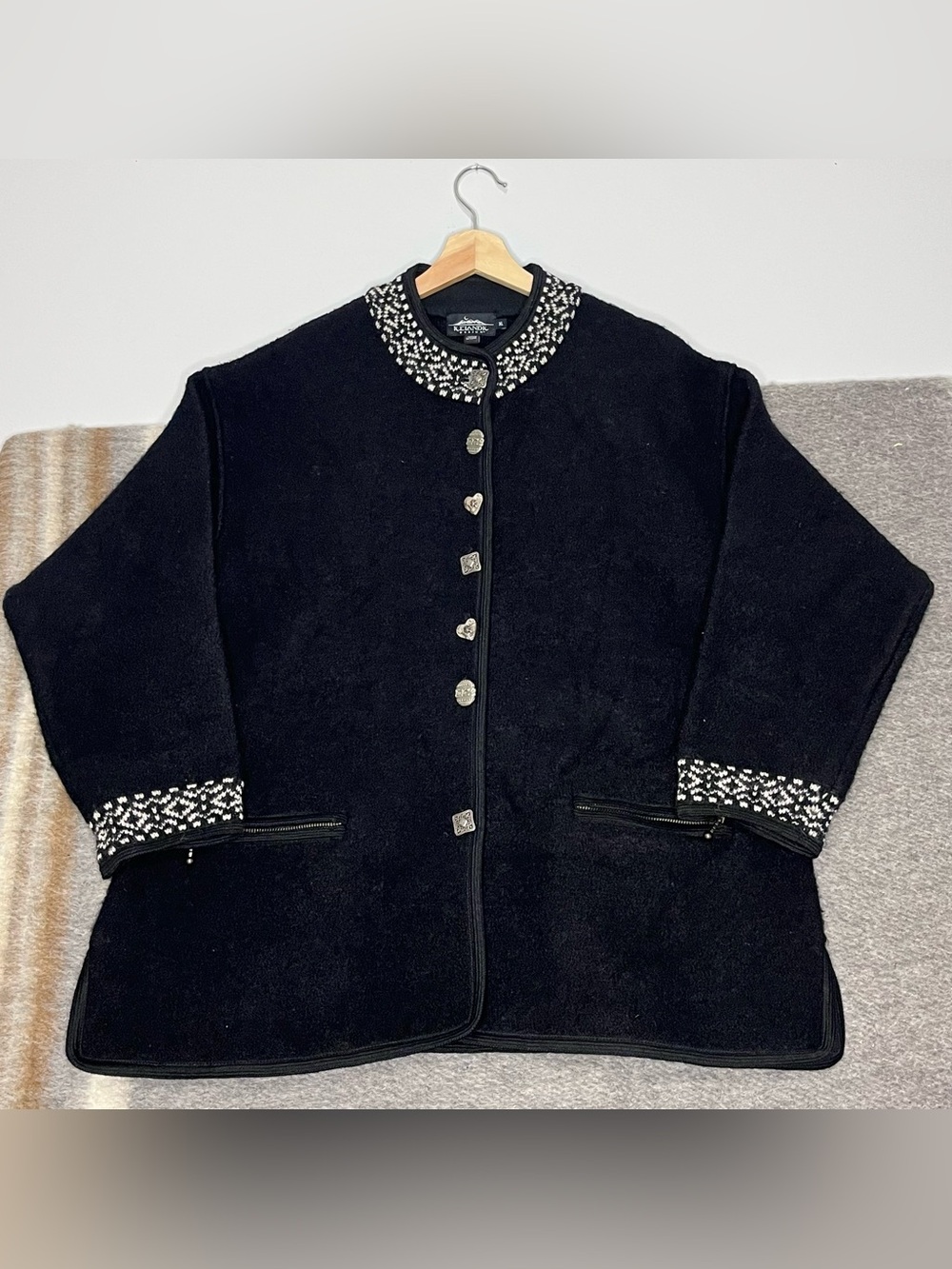 Icelandic Design Womens Embroidered XL 100% Wool Nordic Jacket Button Closure